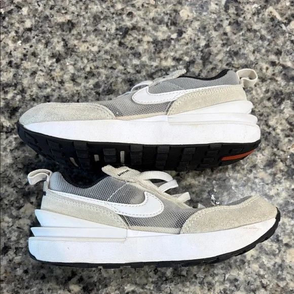 Nike Kids Black and Gray Sneakers - Picture 8 of 11